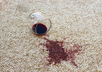Tipp Reinigung zu Hause Fleck Wein Teppichboden